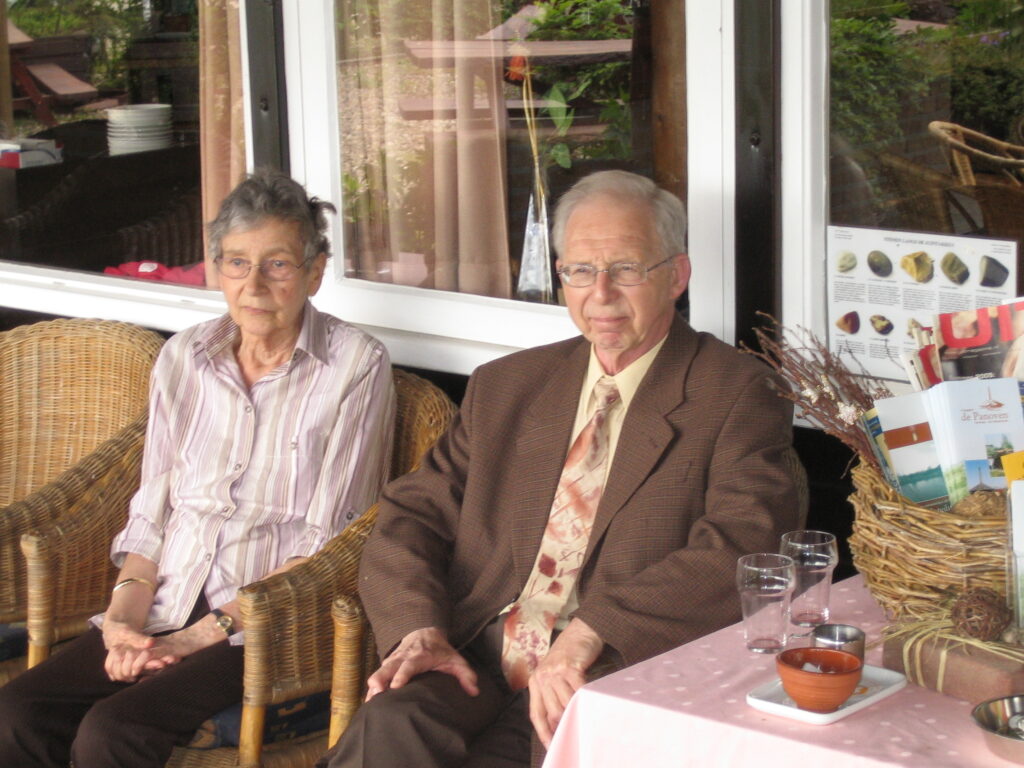 C.Th.M. van der Waal van Dijk - Noordenbos (1930-2005) en K.C van der Waal van Dijk (1929-2013) in 2005